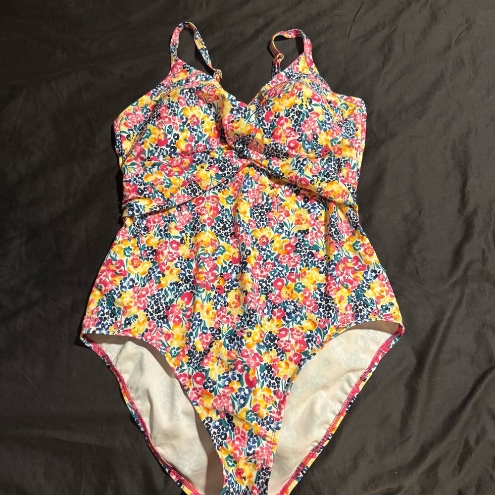 Kristina floral one piece swimsuit size‎ 14D